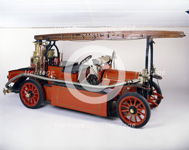 1907 Gordon Brillié fire engine. Artist: Unknown