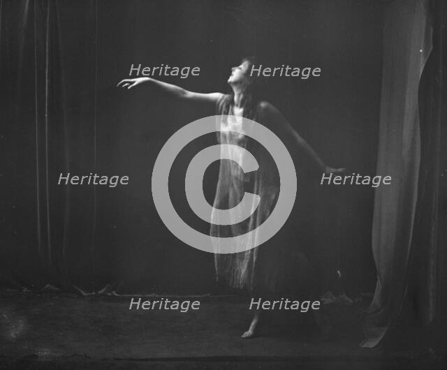 Delarer, Llellwyn, Miss, 1917 Creator: Arnold Genthe.