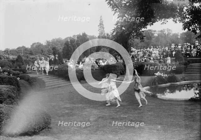 Duncan Dancers, 1918. Creator: Bain News Service.