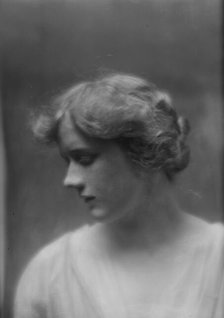 Graham, Margaret, portrait photograph, 1913. Creator: Arnold Genthe.