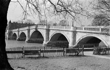 Richmond Bridge, Richmond-upon-Thames, London, c1945-c1965. Artist: SW Rawlings
