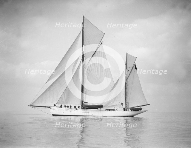 The 134 ton ketch 'Lavengro' under sail, 1911. Creator: Kirk & Sons of Cowes.