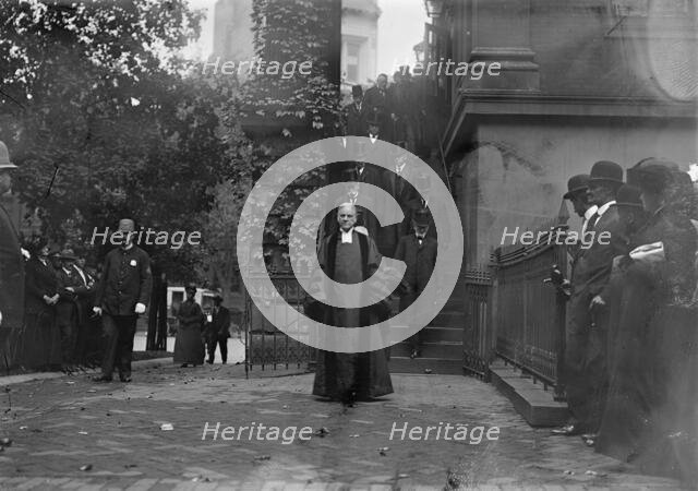 Justice Harlan, Funeral - Radcliffe, Dr. Wallace, Pastor, New York Avenue Presbyterian Church, 1911. Creator: Harris & Ewing.