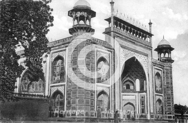 Taj Mahal Gate, Agra, 20th century. Artist: Unknown