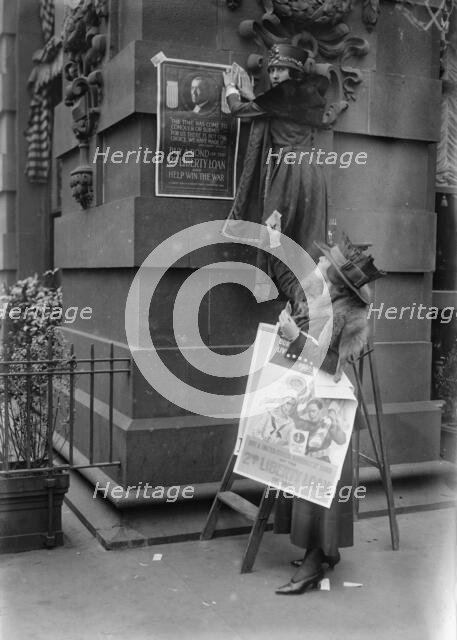 Elise Robert & Dorothy Kohn, Oct 1917. Creator: Bain News Service.