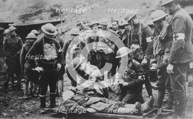 First Aid at Front in France to U.S. soldiers, 1918 or 1919. Creator: Bain News Service.