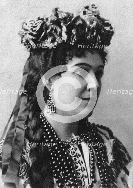 Portrait of Nadezhda Ivanovna Zabela-Vrubel (1868-1913), 1898. Creator: Anonymous.