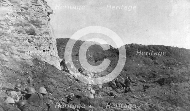 'Dans l'enceinte du Fort de Douaumont, le 22 mai a 15 heures, trois heures apres l'assaut..., 1916. Creator: Unknown.