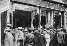 Damaged Austrian jewellers' shop, Paris, First World War, 1914. Artist: Unknown