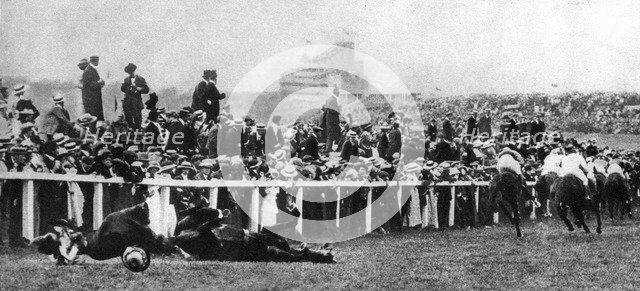 The Derby tragedy of 1913, (1935). Artist: Unknown