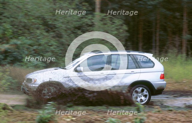 2001 BMW X5 4.4i. Artist: Unknown.