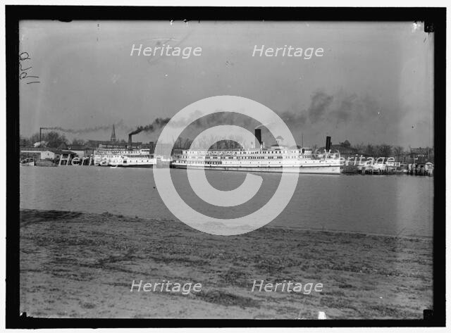 Ships on Potomac River: Three Rivers, left, and Northland, right..., between 1916 and 1918. Creator: Harris & Ewing.