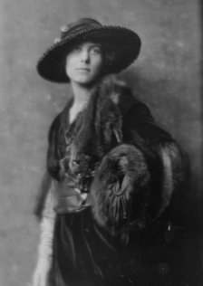 Blair, Lucy, Miss, portrait photograph, 1914 Apr. 12. Creator: Arnold Genthe.
