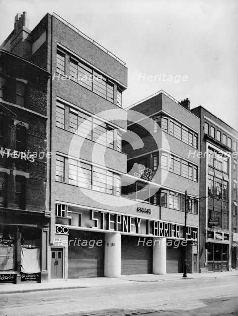 Stepney Carrier Company Ltd, Islington, London, c1935. Artist: Herbert Felton