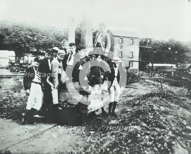 History class, Bellenden Road School, Camberwell, London, 1908. Artist: Unknown.
