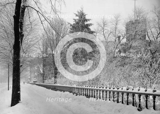 Winter's scene in Detroit, A, between 1900 and 1905. Creator: Unknown.