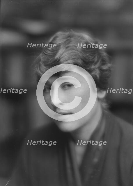 Ward, Marion, Mrs., portrait photograph, 1916 May 1. Creator: Arnold Genthe.