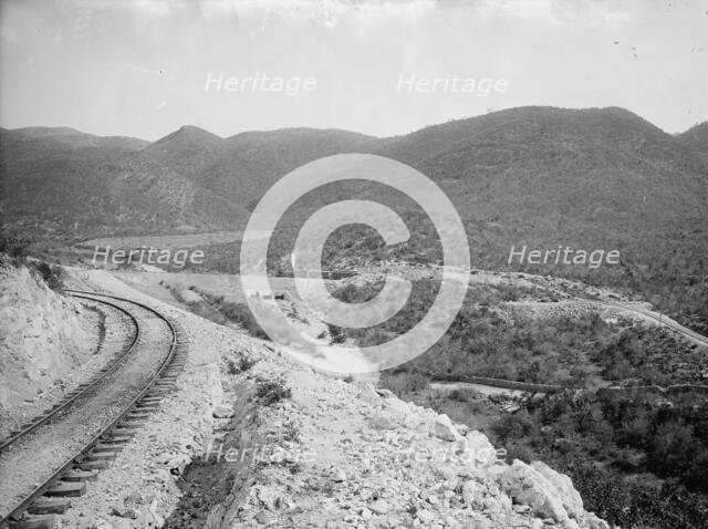 Loop near San Jose, between 1880 and 1897. Creator: William H. Jackson.