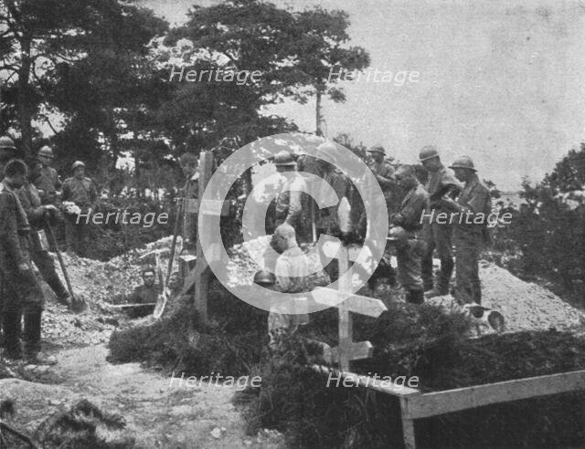 'Les debuts des troupes Russes sur le front Francais de Champagne; Les premieres tombes', 1916. Creator: Unknown.
