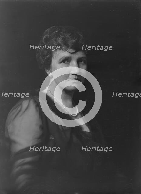 Mrs. G.H. Witthaus, portrait photograph, 1918 Sept. 19. Creator: Arnold Genthe.