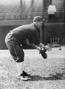 Ray Schalk, Chicago Al (Baseball), 1914. Creator: Harris & Ewing.