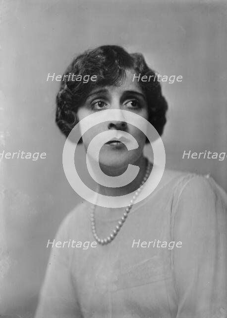 Cowl, Jane, Miss, portrait photograph, 1918 Oct. 14. Creator: Arnold Genthe.