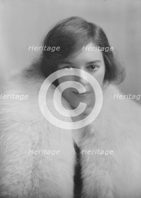 Boshko, Victoria, Miss, portrait photograph, 1917 Feb. 23. Creator: Arnold Genthe.