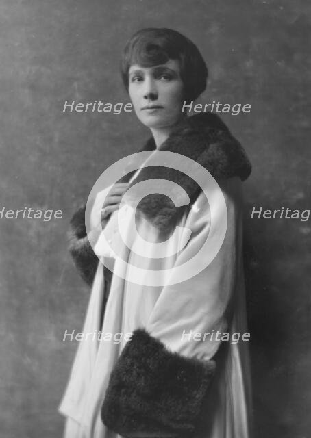 Rice, S.A., Mrs., portrait photograph, 1916 Mar. 14. Creator: Arnold Genthe.