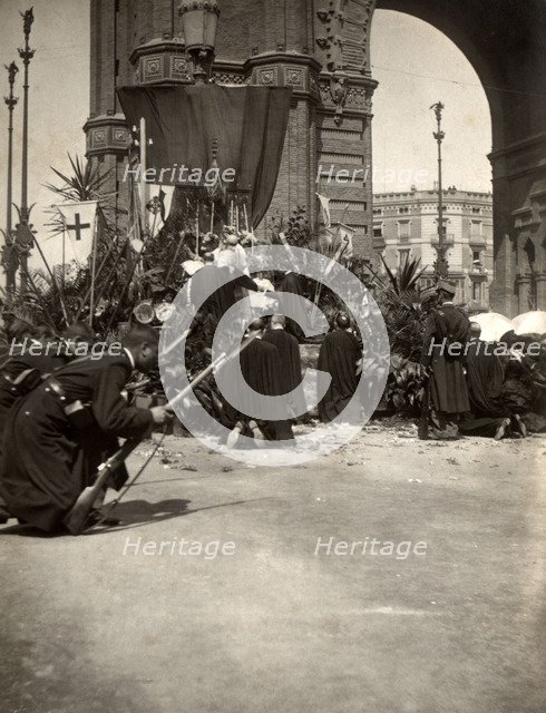 Barcelona, campaign mass during the swear allegiance to the flag ceremony of 1902 in the Victor P…