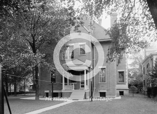 Residence of Mr. Fair, 40 Putnam Avenue, Detroit, Mich., between 1905 and 1915. Creator: Unknown.