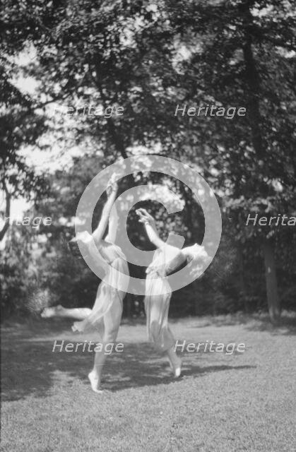 Desha and Leah dancing in Port Washington, 1921 Aug. 21. Creator: Arnold Genthe.