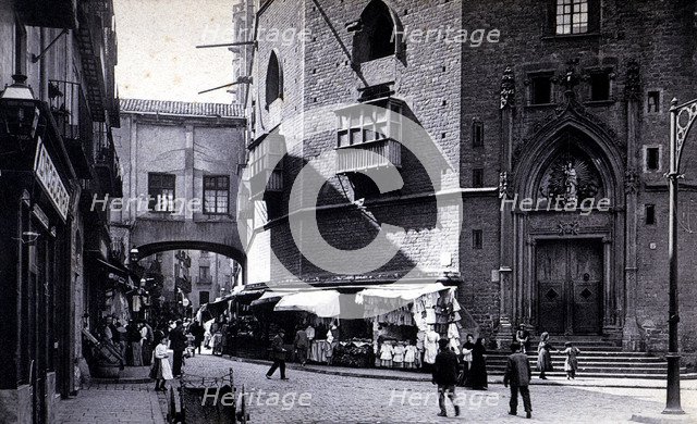 Market in front of the Borne door, behind Santa Maria del Mar, 1915.