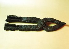 Iron tongs from the trousseau of the Meiras Castro, belongs to the Castro culture.