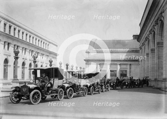 Federal Taxicab - Cabs at Union Station, 1914. Creator: Harris & Ewing.