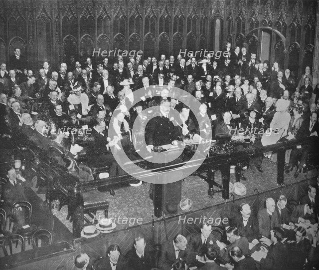 'Lord Kitchener making a recruiting appeal at the Guildhall', 1915. Artist: Unknown.