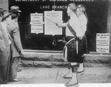 Recruiting, Montreal, 1914. Creator: Bain News Service.