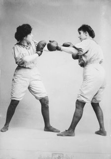 Bennett sisters [boxing], between c1910 and c1915. Creator: Bain News Service.