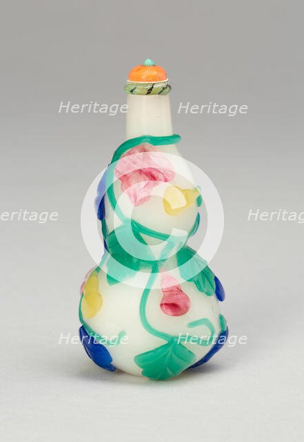Gourd-Shaped Snuff Bottle with Trailing Vines and Gourds, Qing dynasty (1644-1911), 1780-1880. Creator: Unknown.