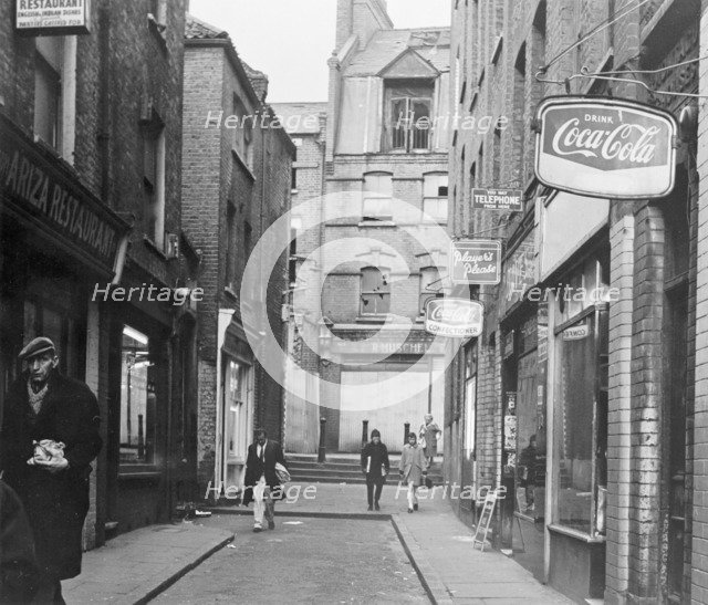 Black Lion Yard, London. Artist: Unknown