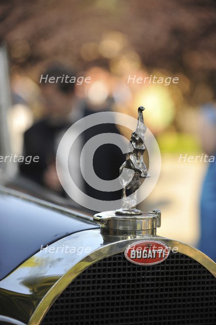 1930 Bugatti Royale type 41 mascot Artist: Simon Clay.
