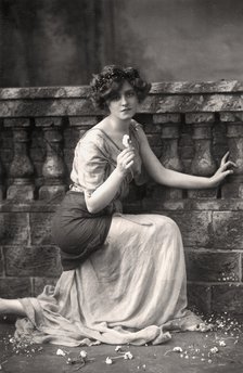 Gabrielle Ray (1883-1973), English actress, 1900s.Artist: W&D Downey
