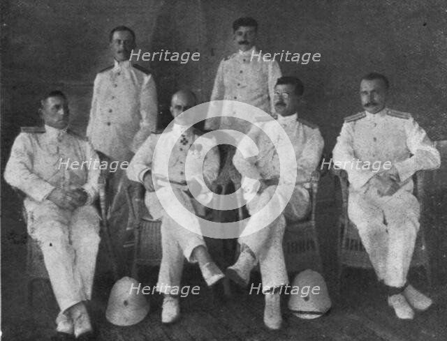 'Les Russes en France; le general commandant les troupes russes en France et ses..., 1916. Creator: Unknown.