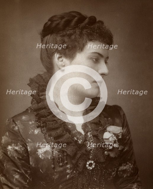 Sophie Eyre, British actress, 1883. Artist: St James's Photographic Co