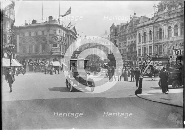 Piccadilly Circus, City of Westminster, London, 1911. Creator: Unknown.