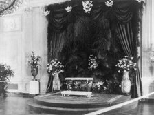 White House wedding decorations Flowers, 1906. Creator: Frances Benjamin Johnston.