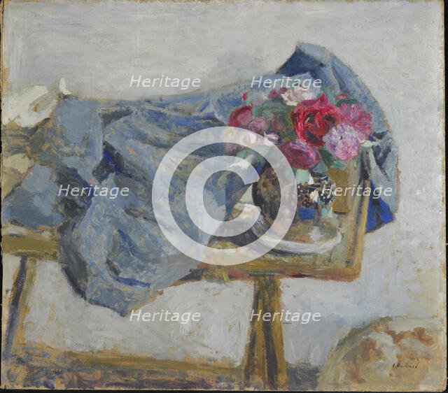 Roses rouges et étoffes sur une table, 1900-1901. Creator: Vuillard, Édouard (1868-1940).