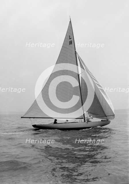 The 6 Metre sailing yacht 'Peterkin', 1914. Creator: Kirk & Sons of Cowes.