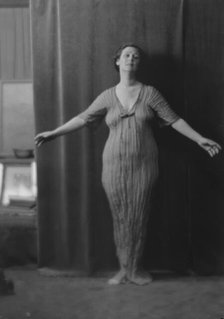 Duncan, Isadora, portrait photograph, between 1916 and 1918. Creator: Arnold Genthe.