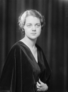 Earnshaw, Helen - Portrait, 1933. Creator: Harris & Ewing.