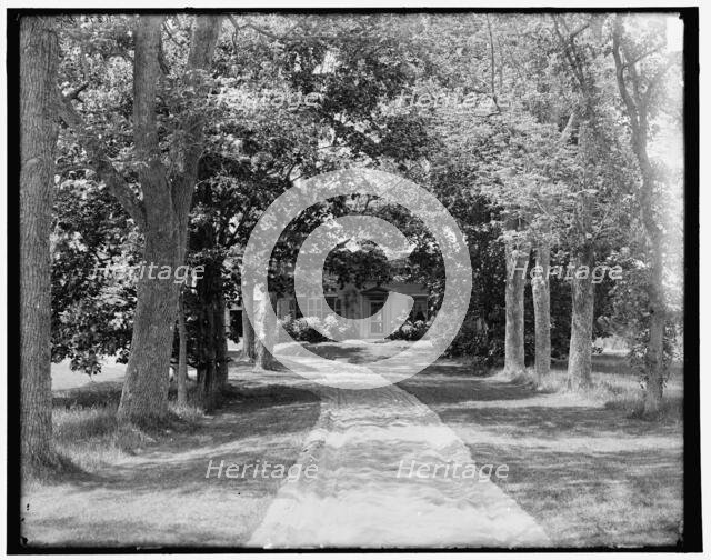Old Manse from the highway, Concord, Massachusetts, between 1890 and 1901. Creator: Unknown.